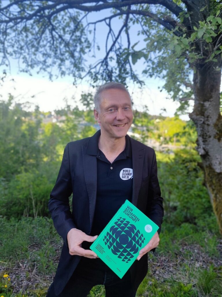 Holger Holland präsentiert das Buch „Wir schaffen Zukunft“